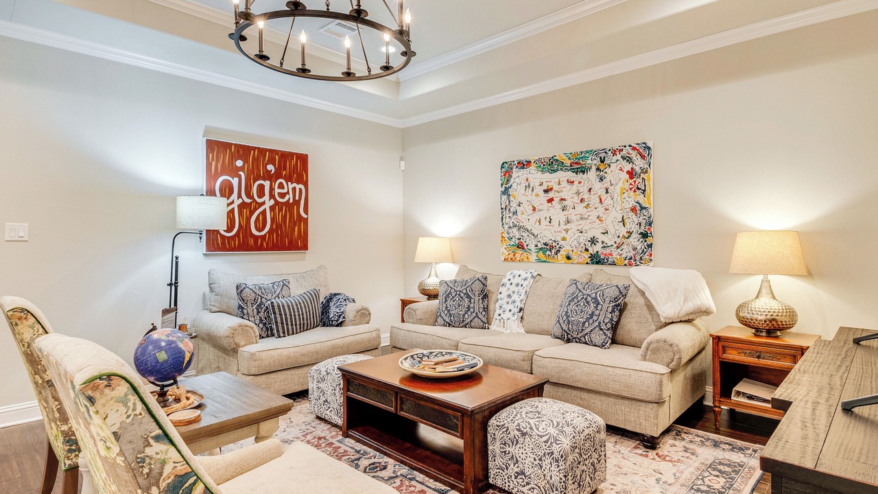Photo of Livingroom in College Station