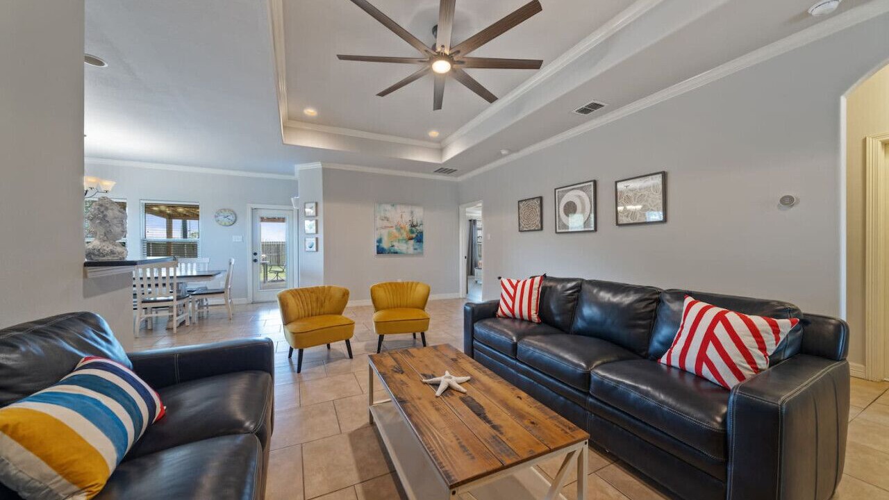 Photo of Livingroom in Flour Bluff