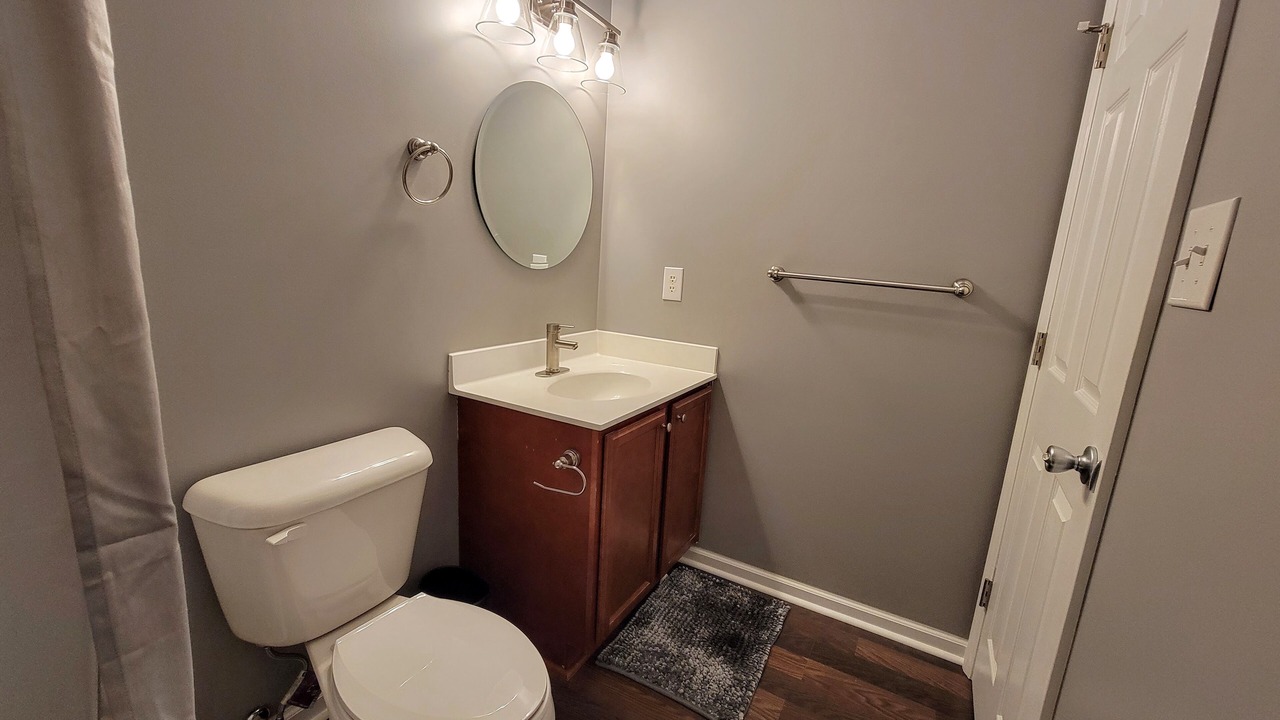 Photo of Bathroom in Peletier