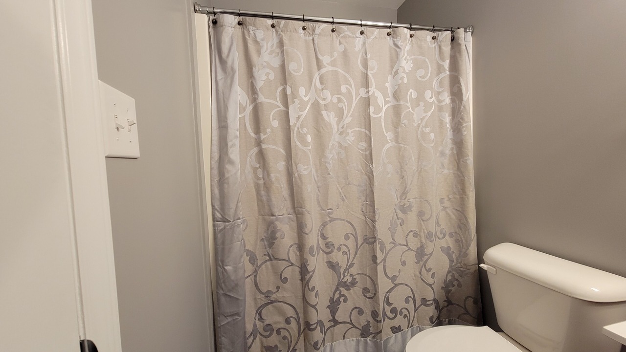 Photo of Bathroom in Peletier
