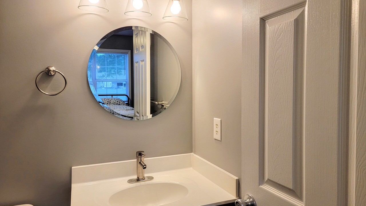 Photo of Bathroom in Peletier