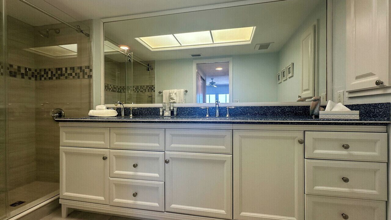 Photo of Bathroom in Palm Island