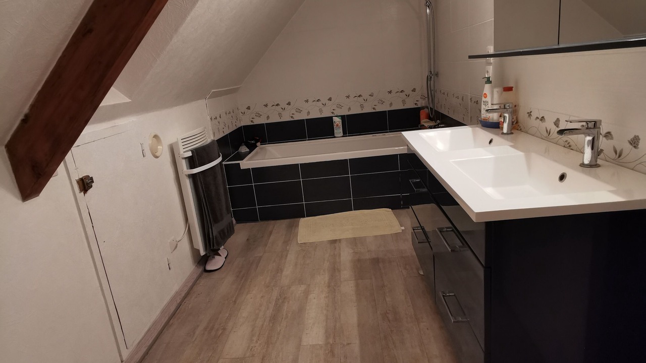 Photo of Bathroom in Saint-Georges-d'Elle