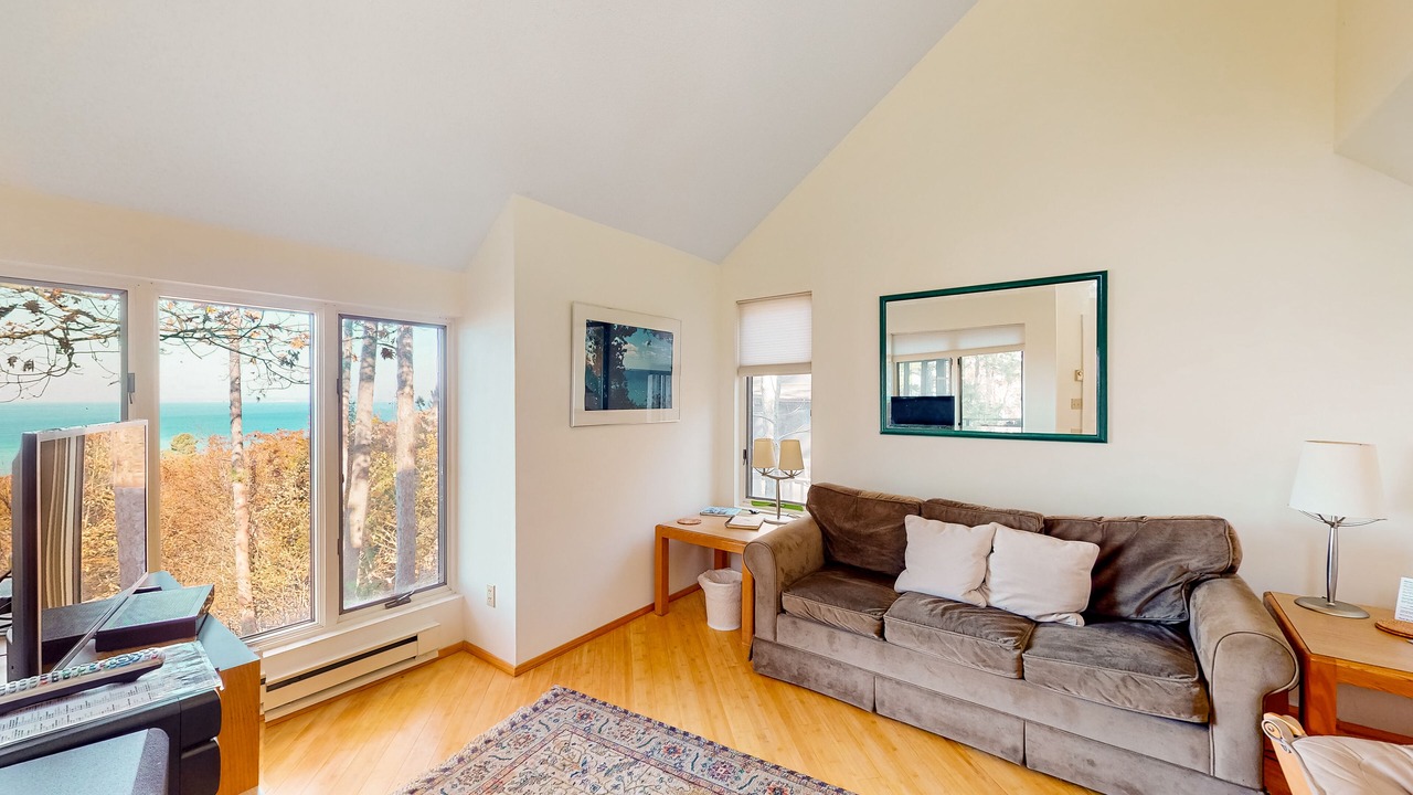 Photo of Livingroom in Maple City