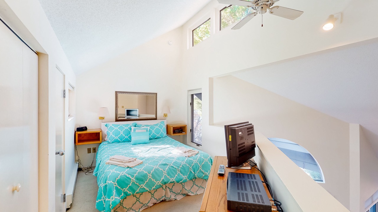 Photo of Bedroom in Maple City