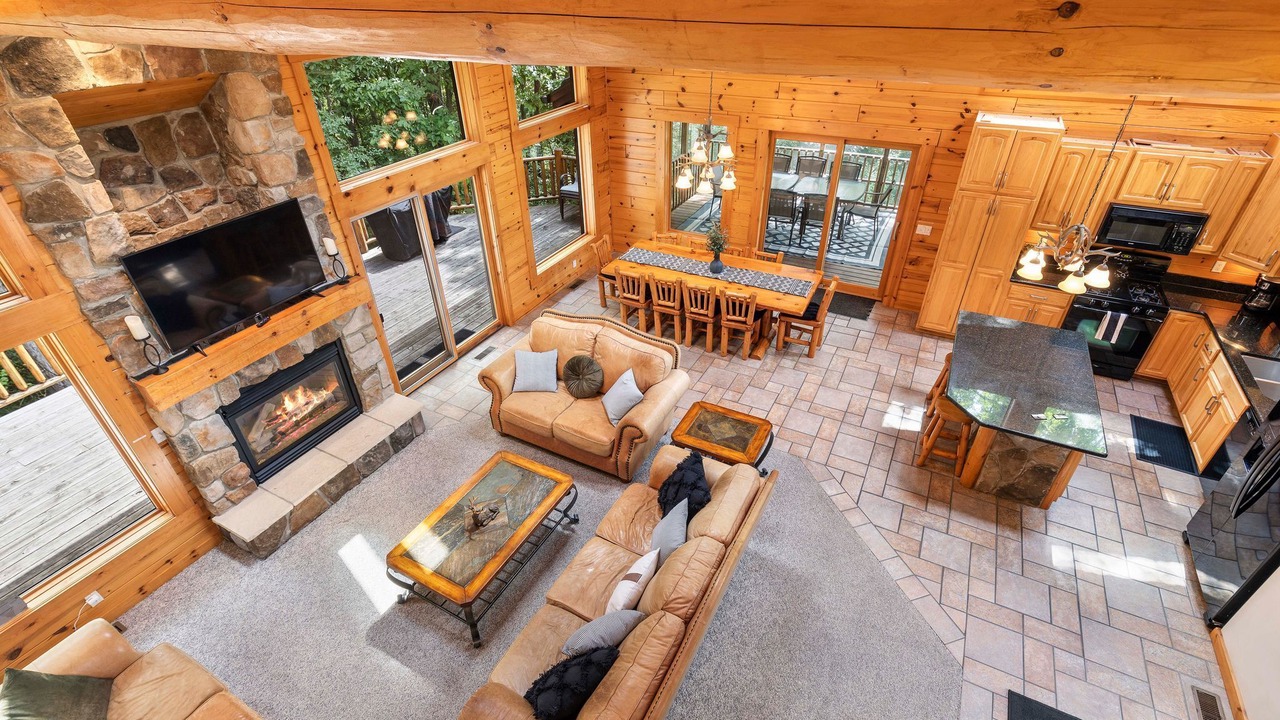Photo of Livingroom in The Galena Territory