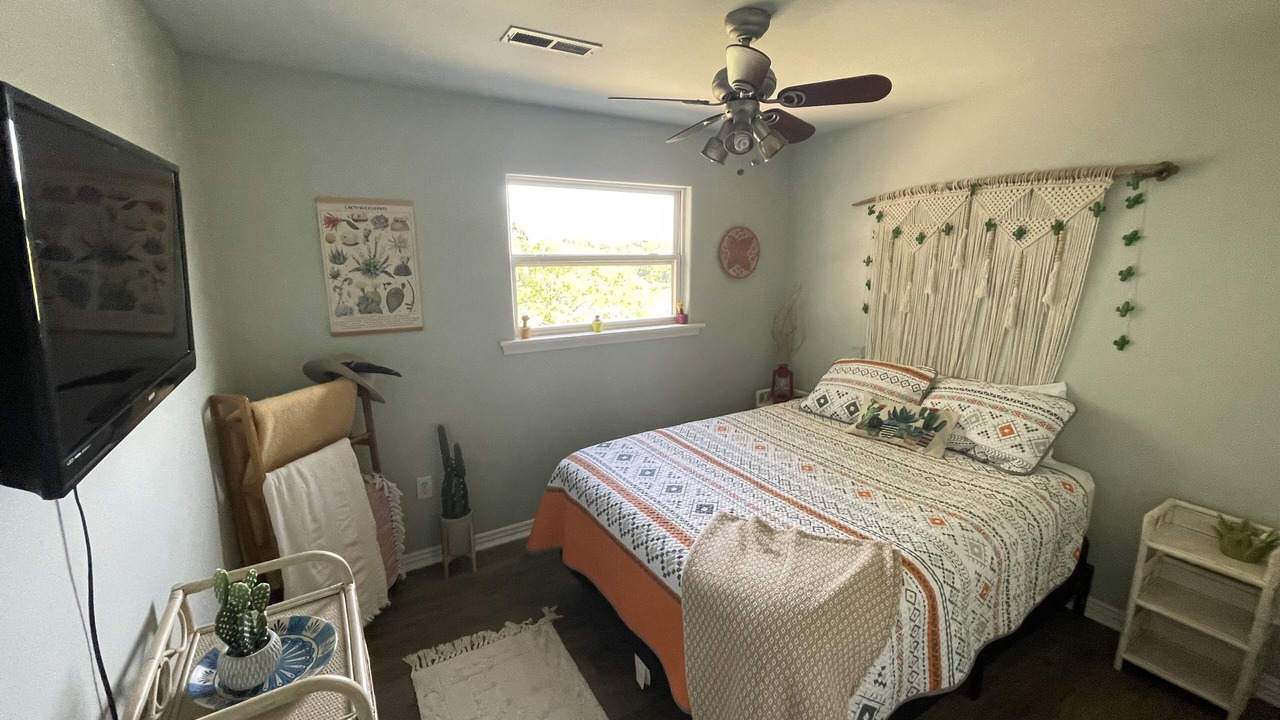 Photo of Bedroom in Grove