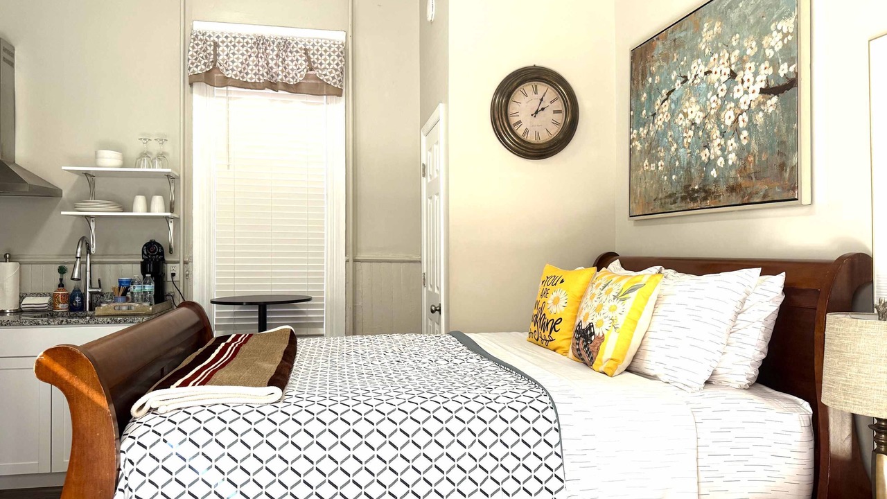 Photo of Bedroom in Fan District