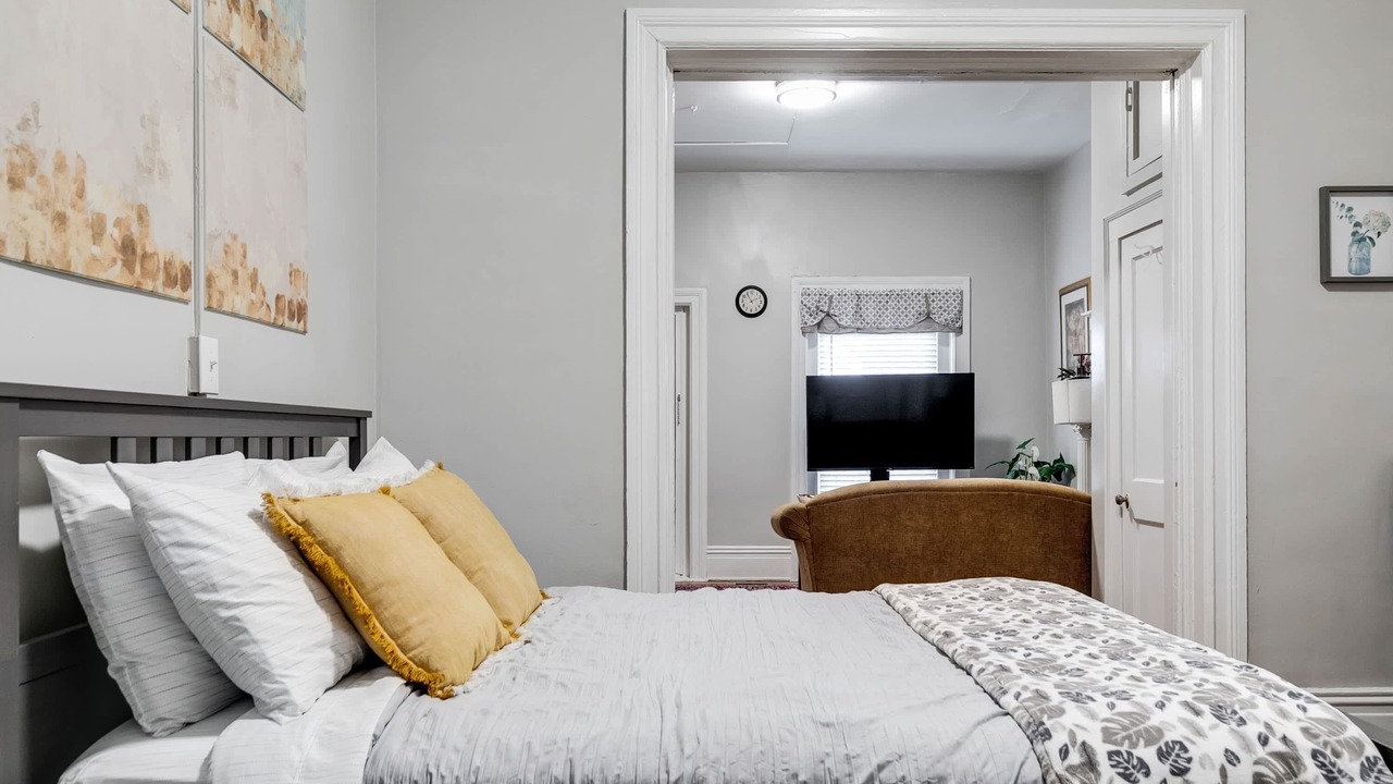 Photo of Bedroom in Fan District