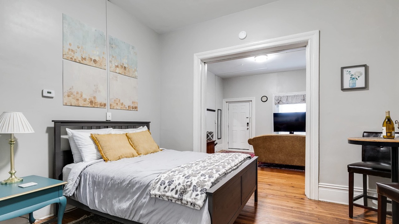 Photo of Bedroom in Fan District