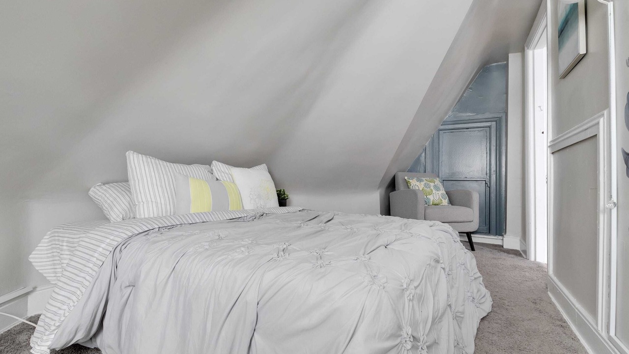 Photo of Bedroom in Fan District