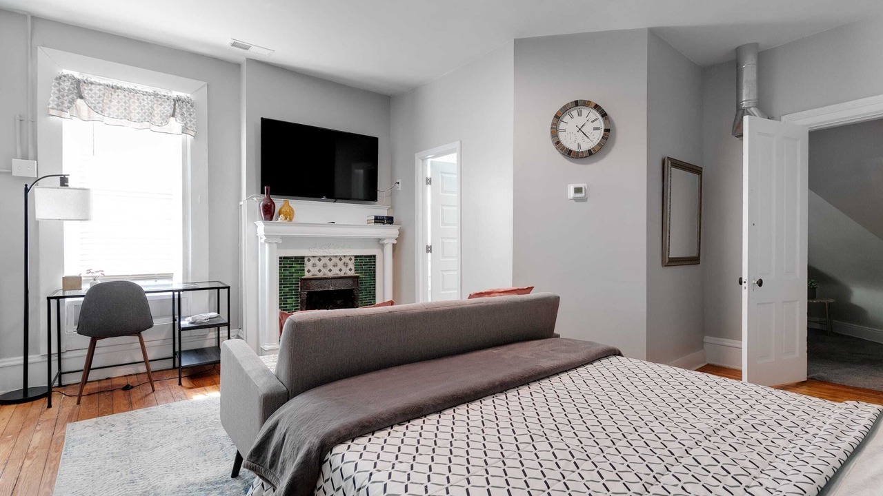 Photo of Bedroom in Fan District