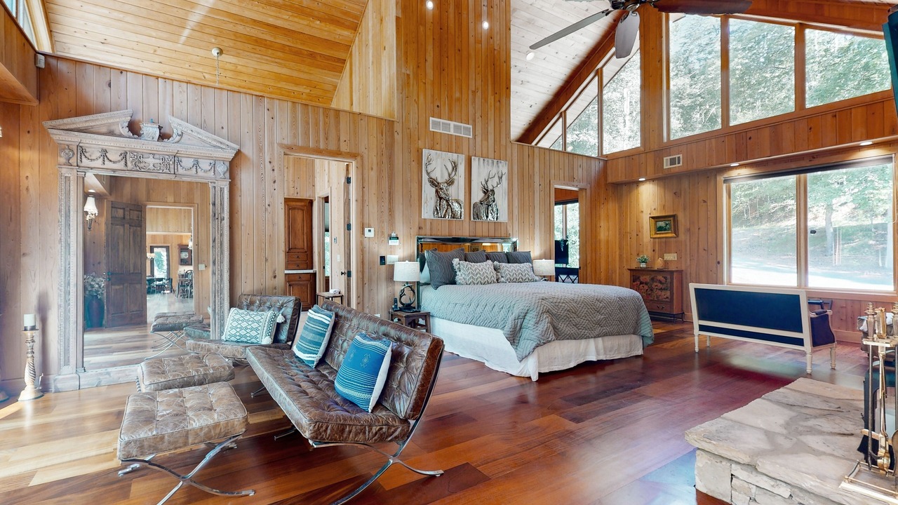 Photo of Bedroom in Dahlonega