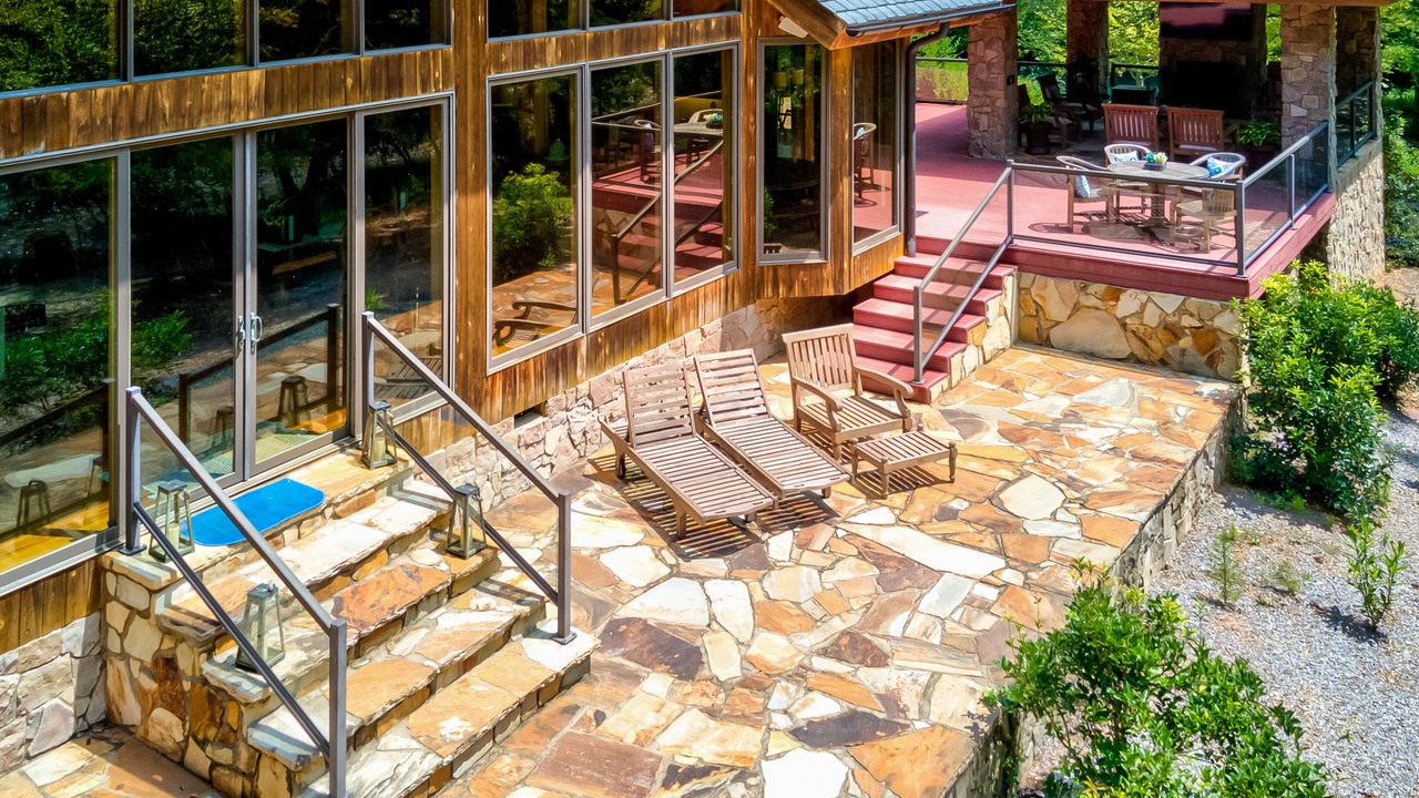 Photo of Patio Balcony in Dahlonega