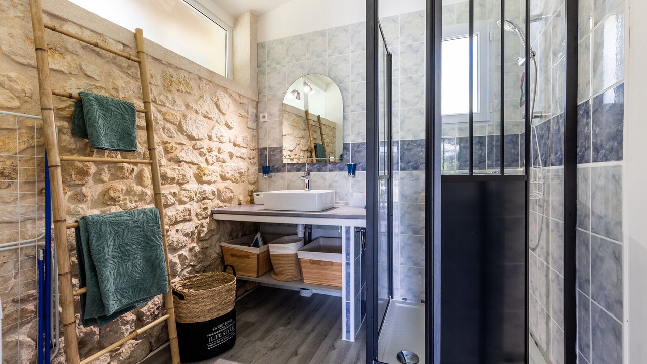 Photo of Bathroom in Lesparre-Medoc