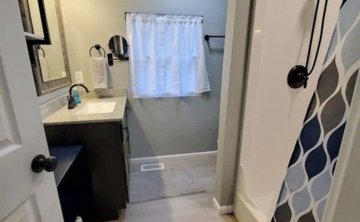 Photo of Bathroom in Sunrise Beach