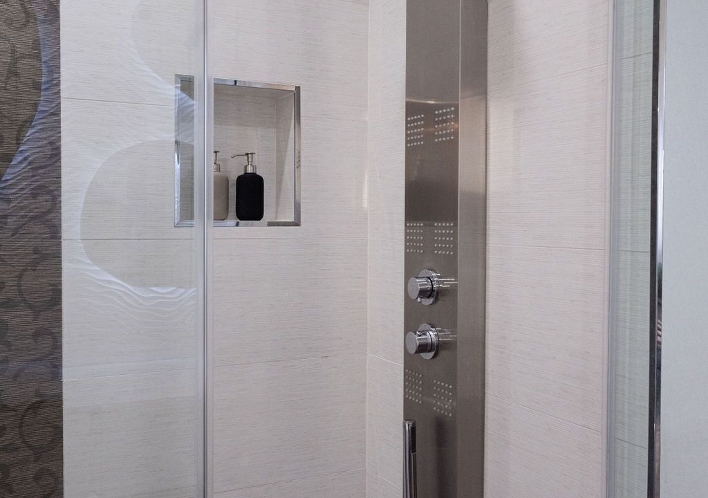 Photo of Bathroom in Cardozo