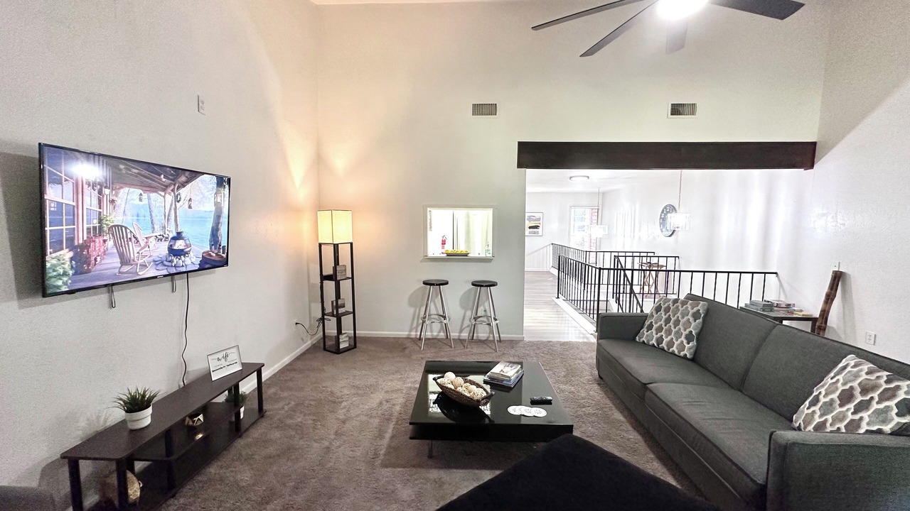 Photo of Livingroom in Point Venture