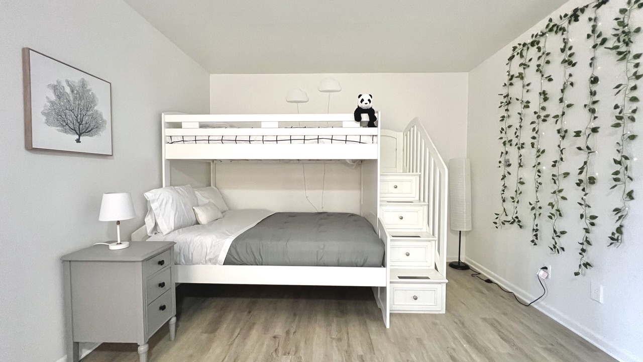 Photo of Bedroom in Point Venture