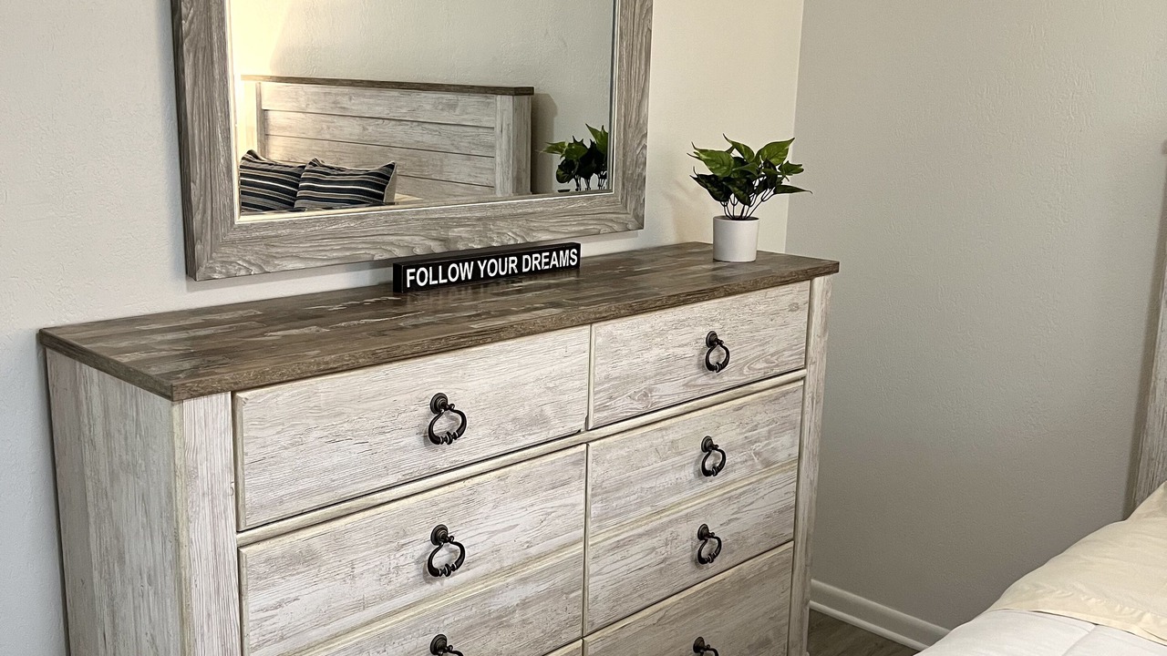 Photo of Bedroom in Point Venture