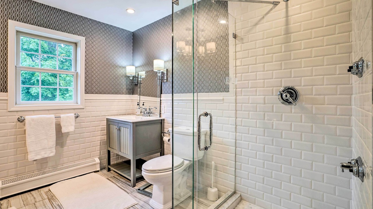 Photo of Bathroom in Homer