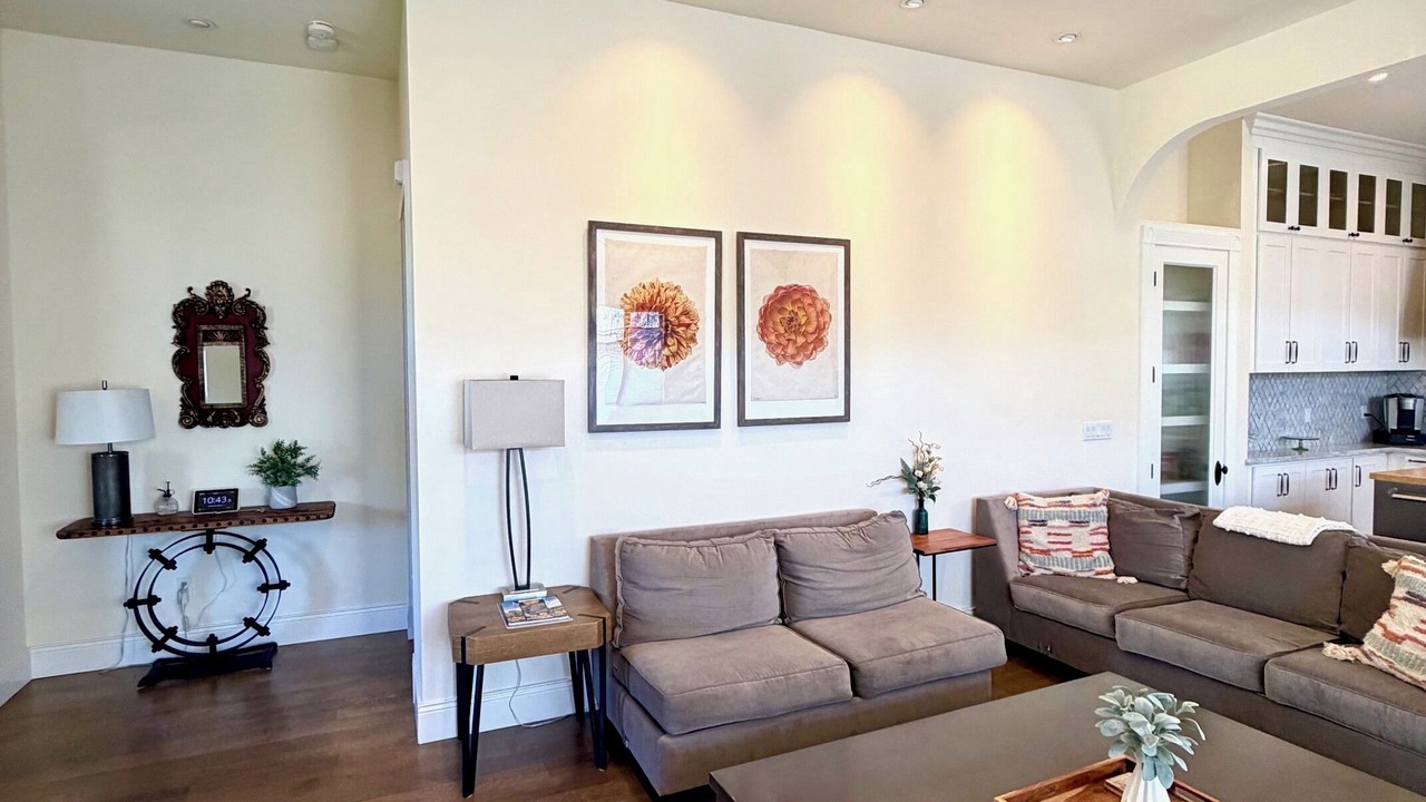 Photo of Livingroom in Napa