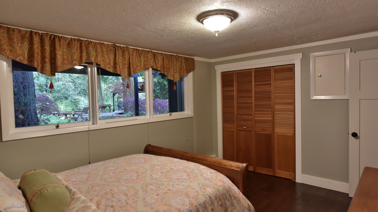 Photo of Others in Stafford - Tualatin Valley