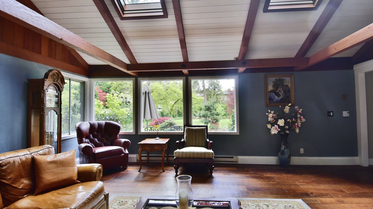 Photo of Livingroom in Stafford - Tualatin Valley