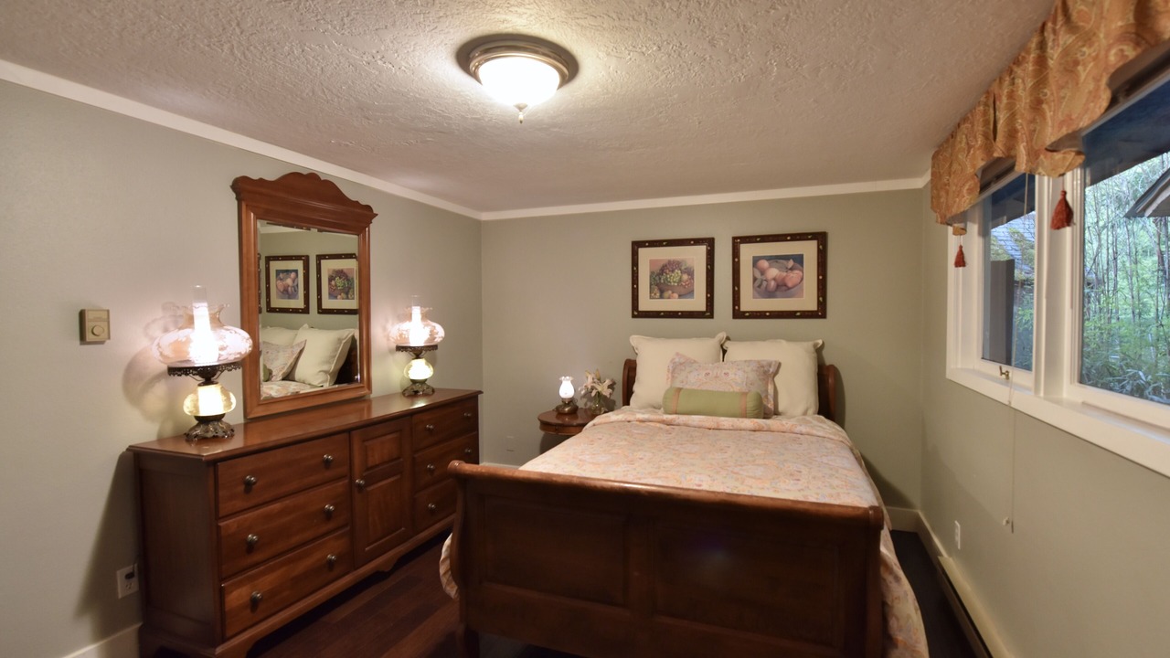 Photo of Others in Stafford - Tualatin Valley