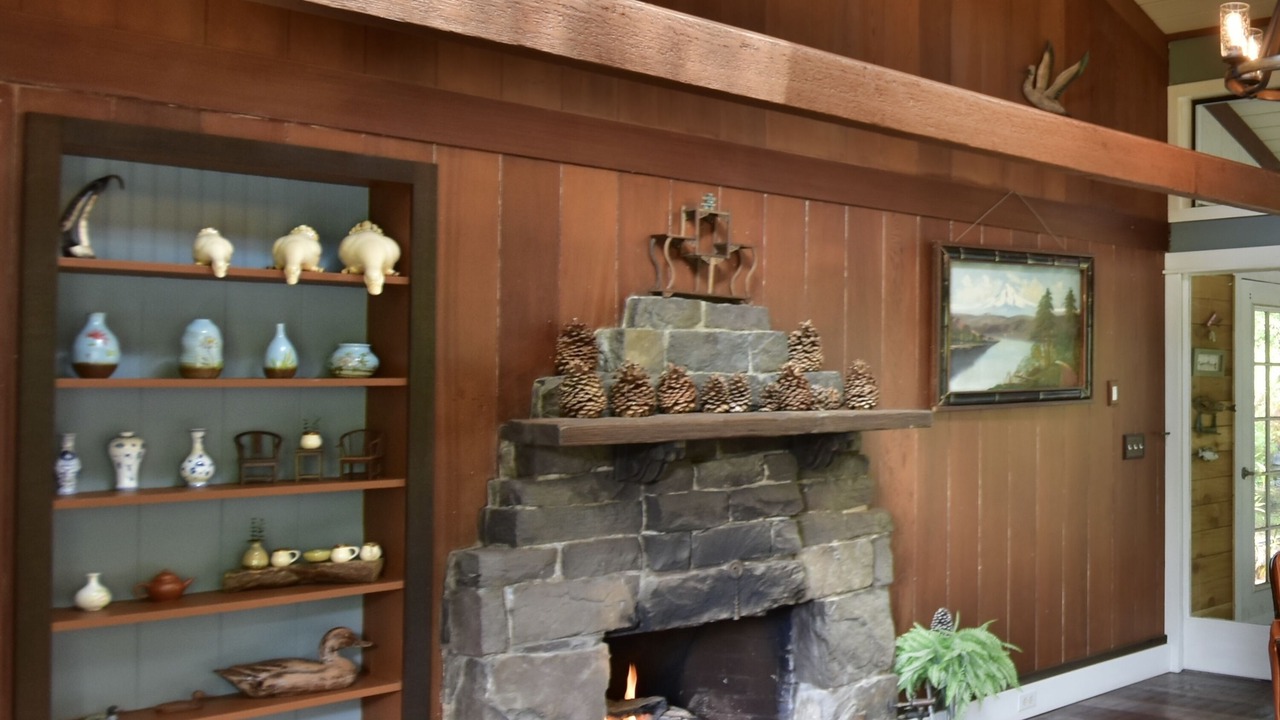 Photo of Livingroom in Stafford - Tualatin Valley