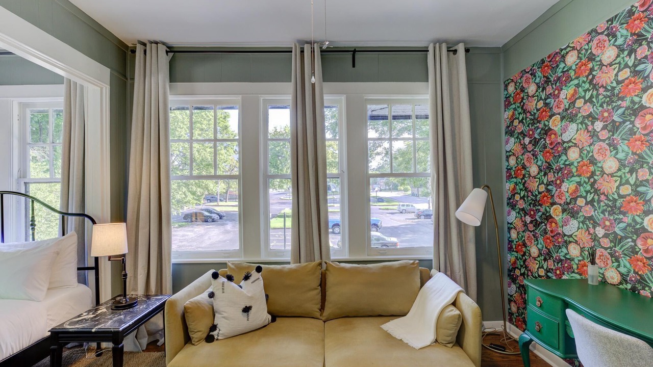 Photo of Livingroom in Midtown