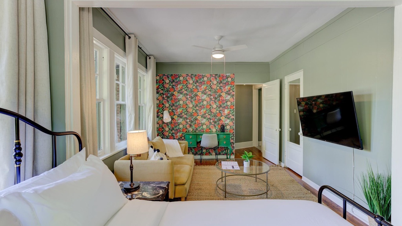 Photo of Bedroom in Midtown