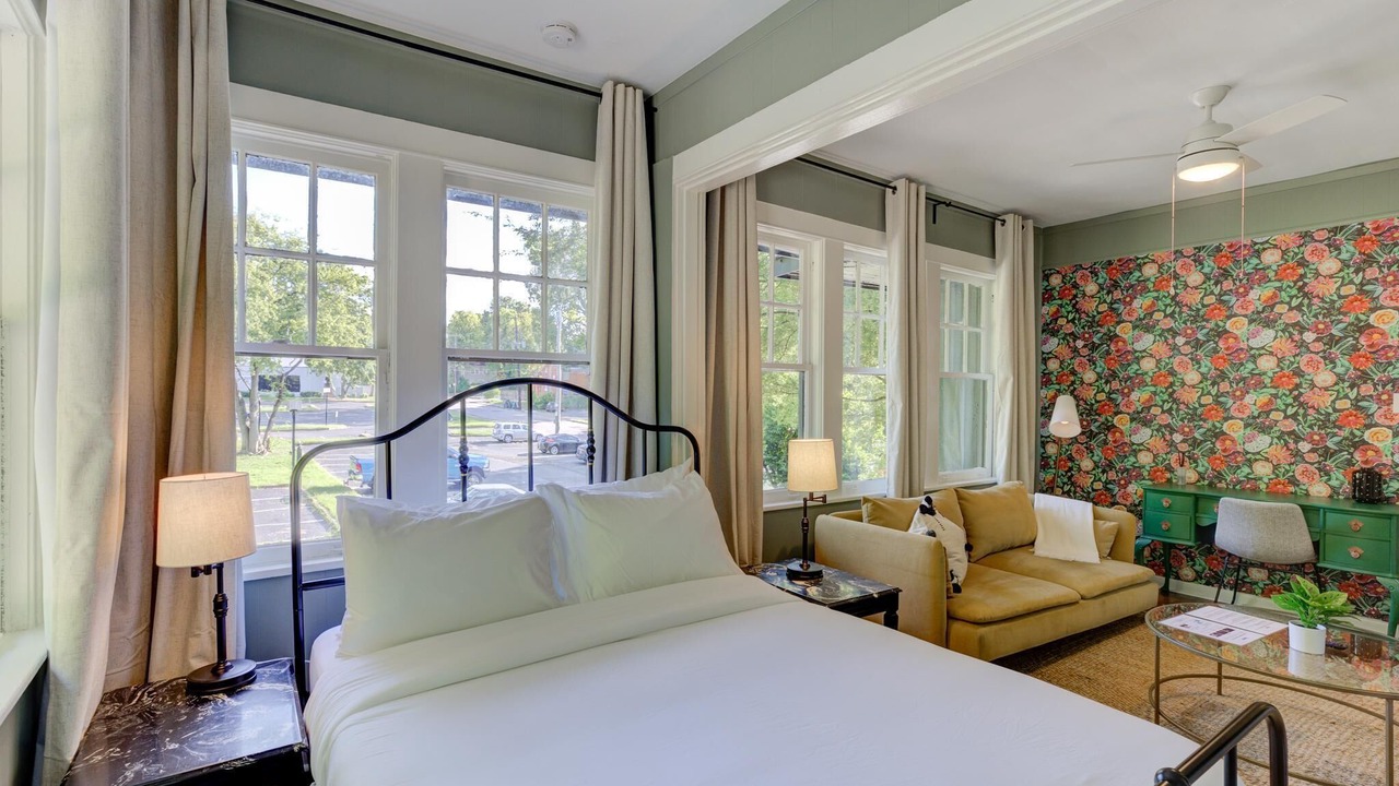 Photo of Bedroom in Midtown