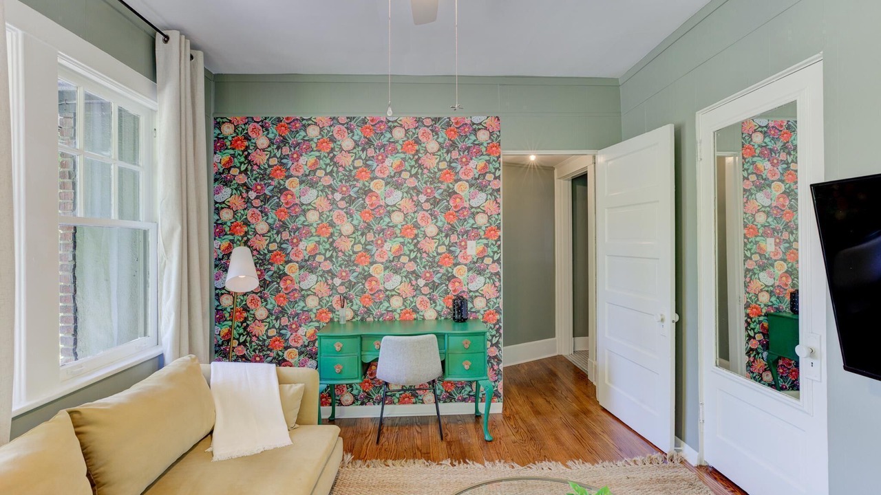 Photo of Livingroom in Midtown