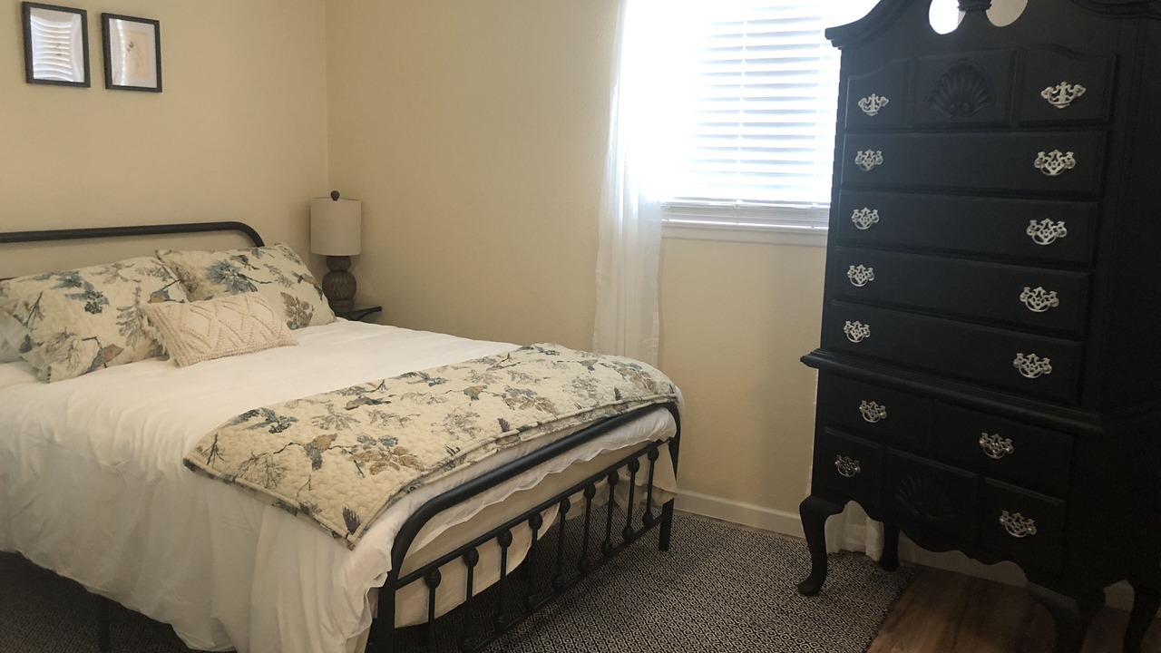 Photo of Bedroom in Uptown