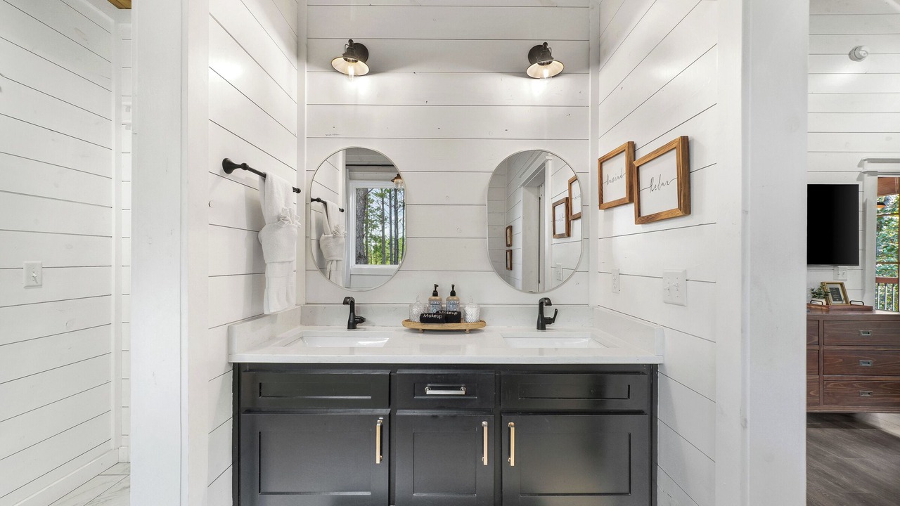 Photo of Bathroom in Broken Bow