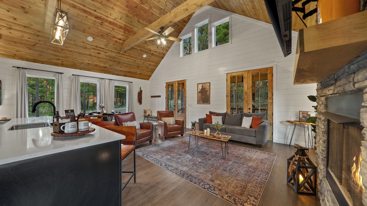 Photo of Livingroom in Broken Bow