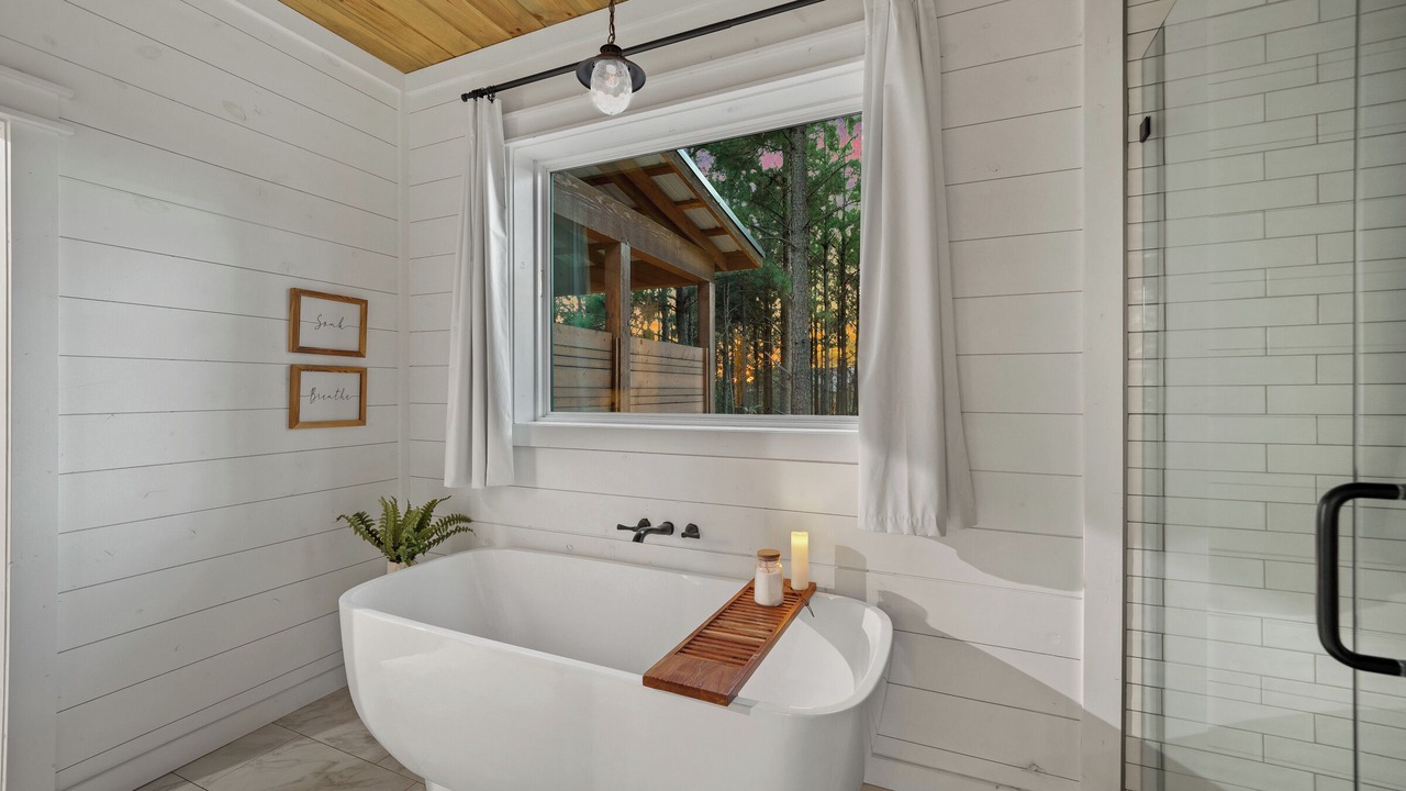 Photo of Bathroom in Broken Bow