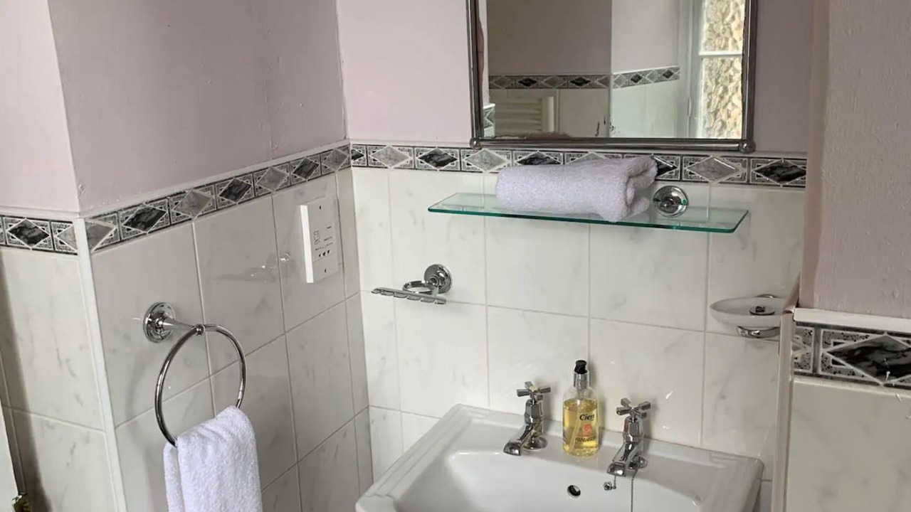 Photo of Bathroom in Haymarket