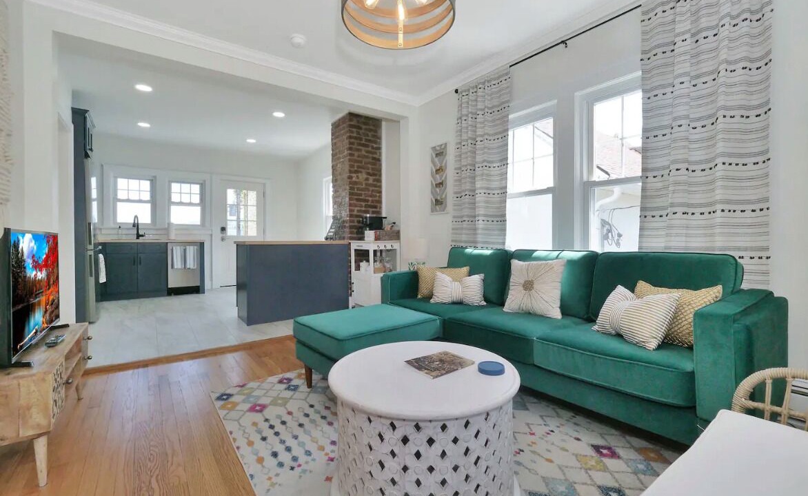 Photo of Livingroom in Newburgh
