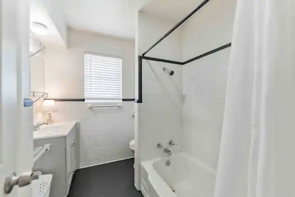 Photo of Bathroom in Central Oklahoma City