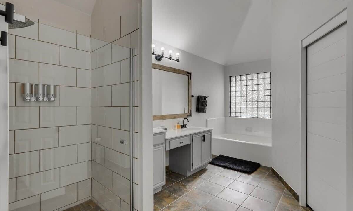 Photo of Bathroom in DeSoto