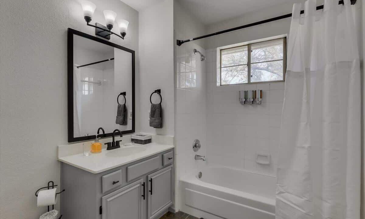Photo of Bathroom in DeSoto