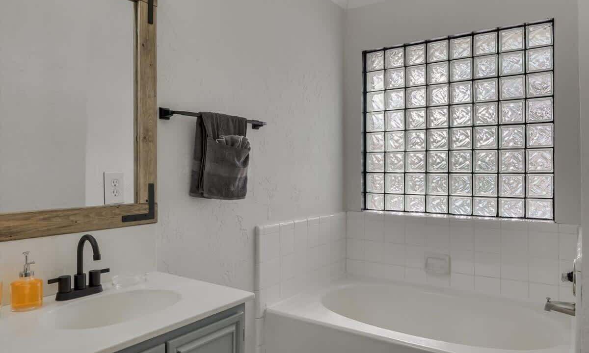 Photo of Bathroom in DeSoto