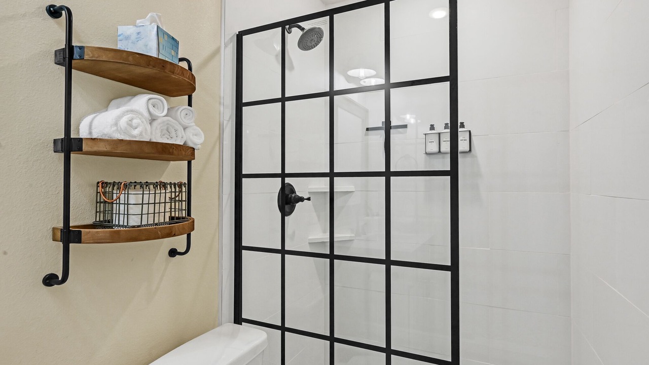 Photo of Bathroom in Lawndale/ Wayside