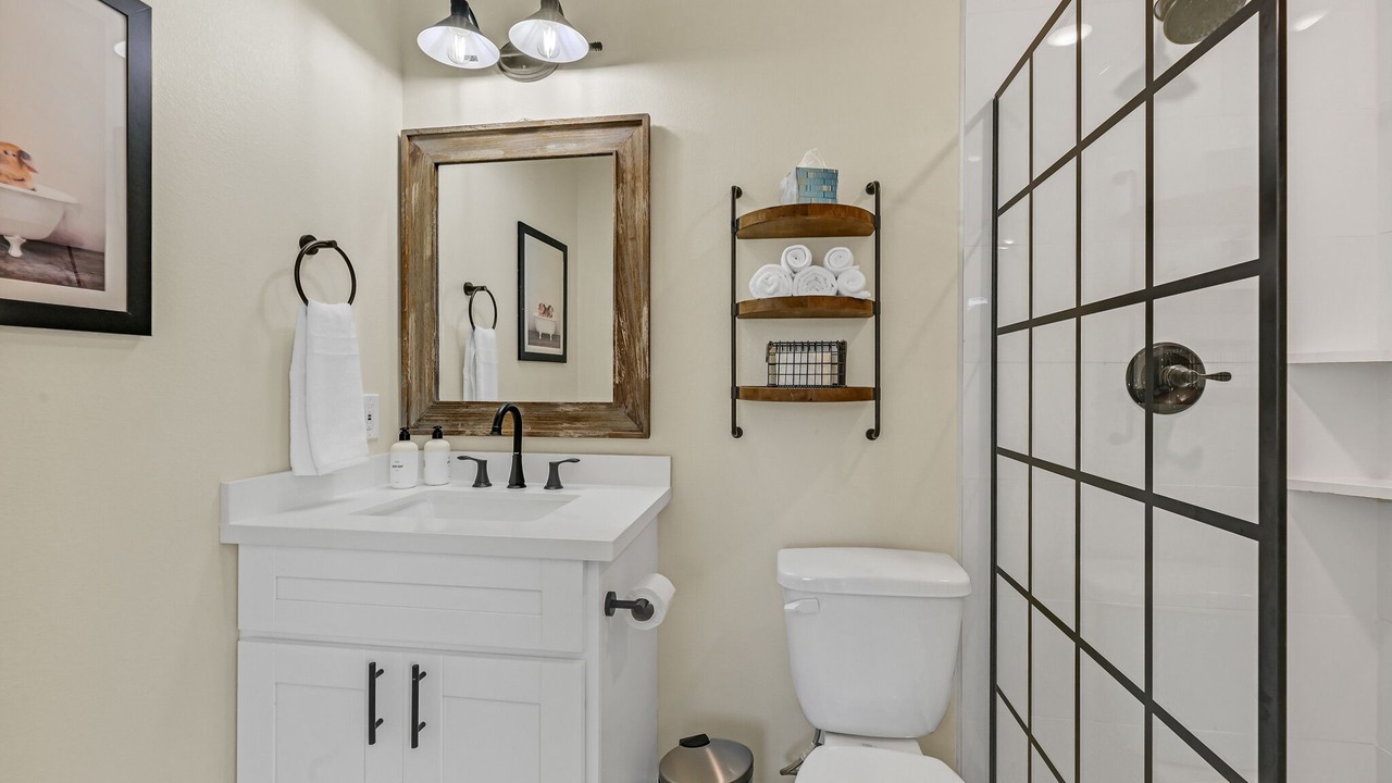 Photo of Bathroom in Lawndale/ Wayside