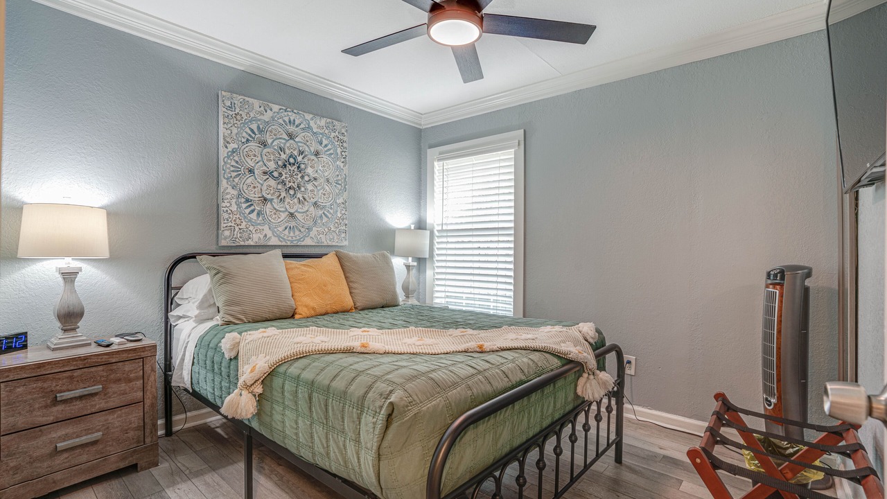 Photo of Bedroom in Northwest Los Angeles Heights