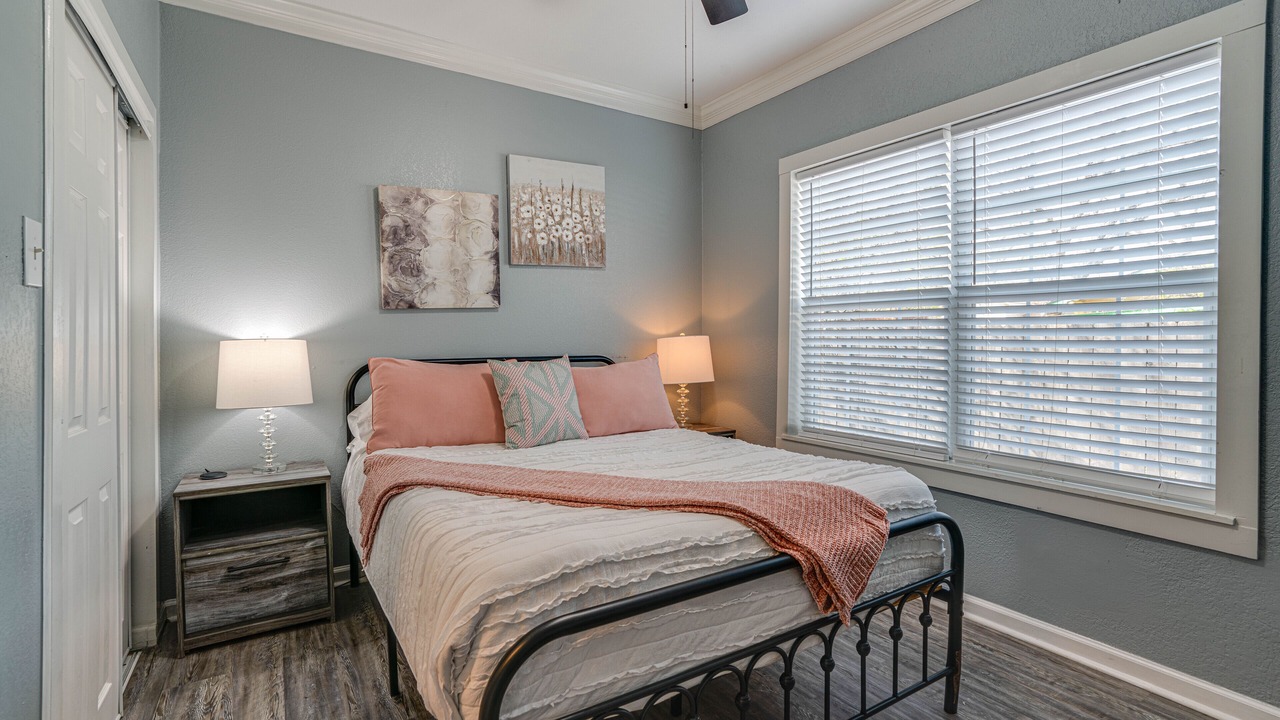 Photo of Bedroom in Northwest Los Angeles Heights