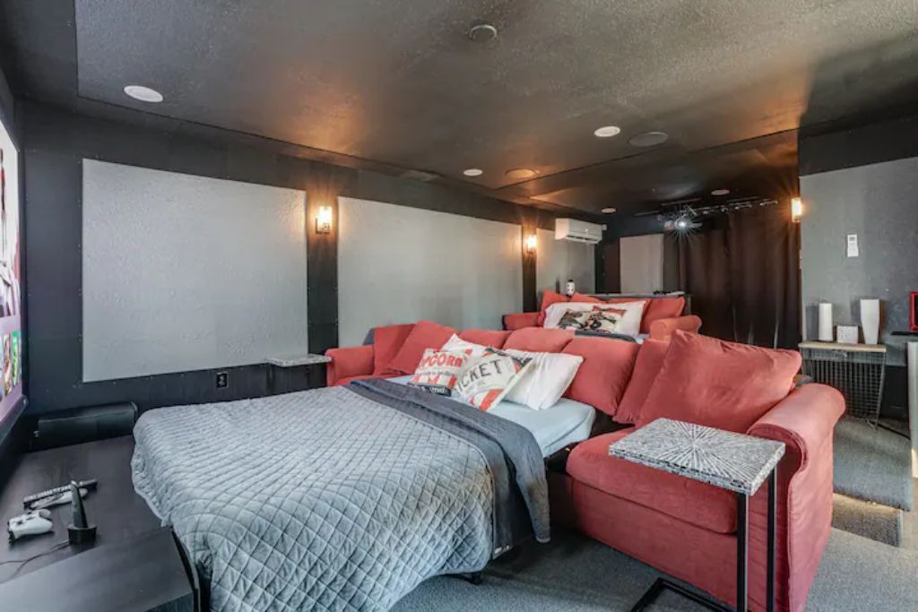 Photo of Bedroom in Northwest Los Angeles Heights