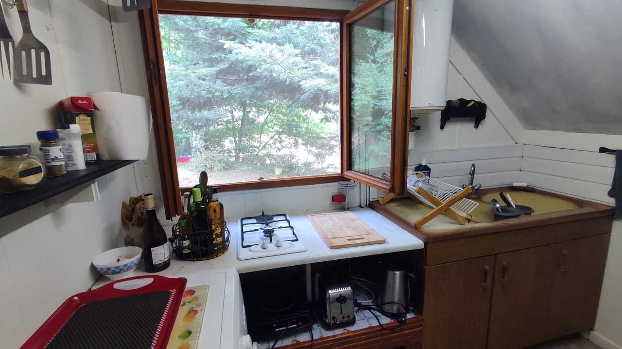 Photo of Kitchen in Saint-Frezal-de-Ventalon